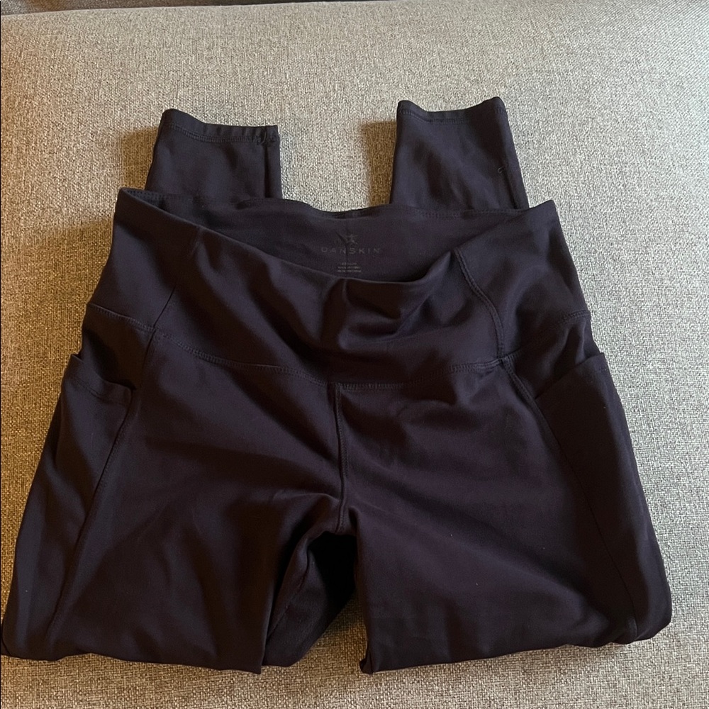 Dangling purple High-Waisted Leggings with pockets